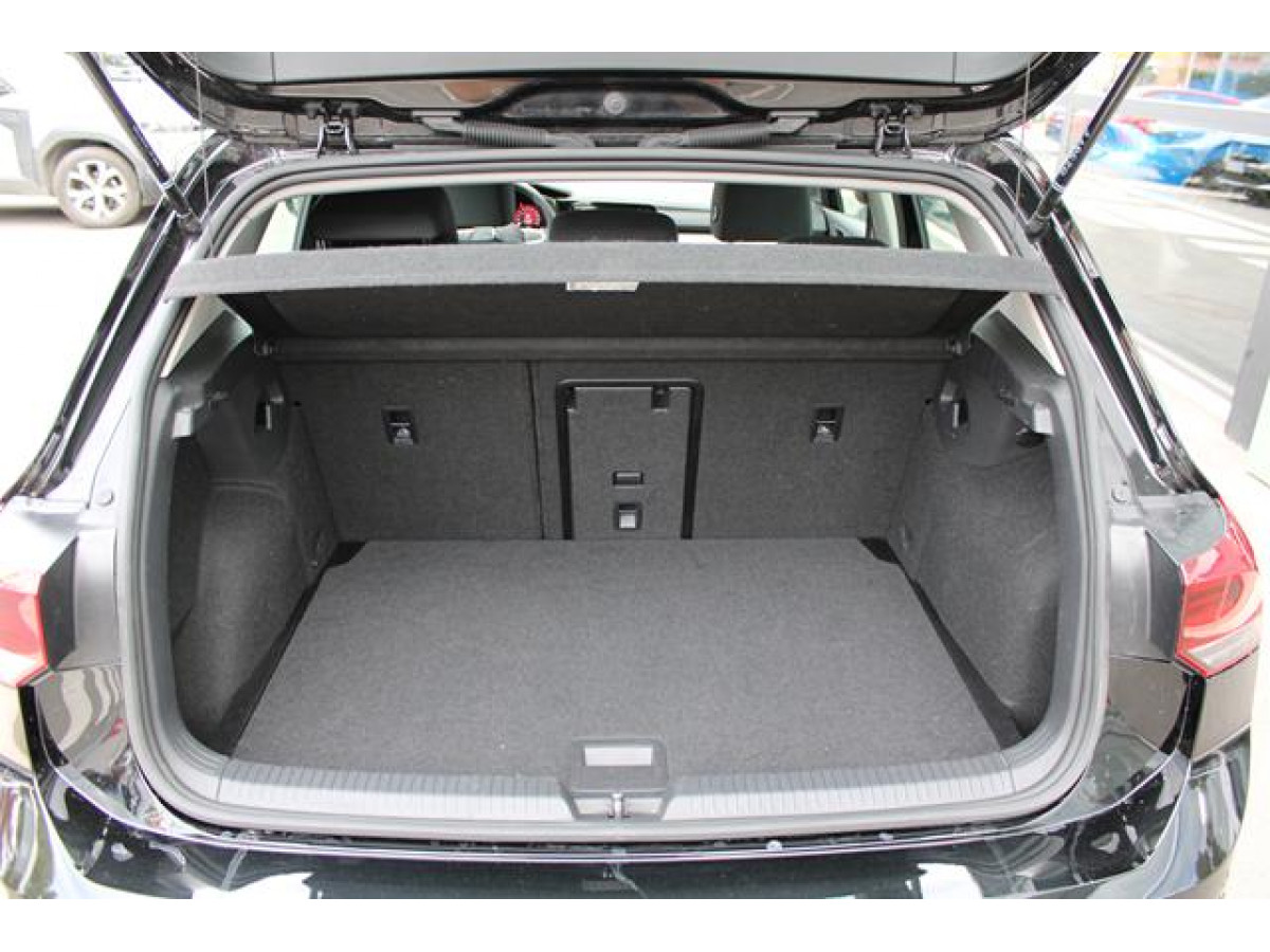 Volkswagen Golf 8 2.0 TDI Life 