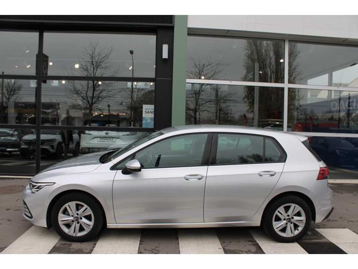 Volkswagen Golf 8 1.0 TSI Life 