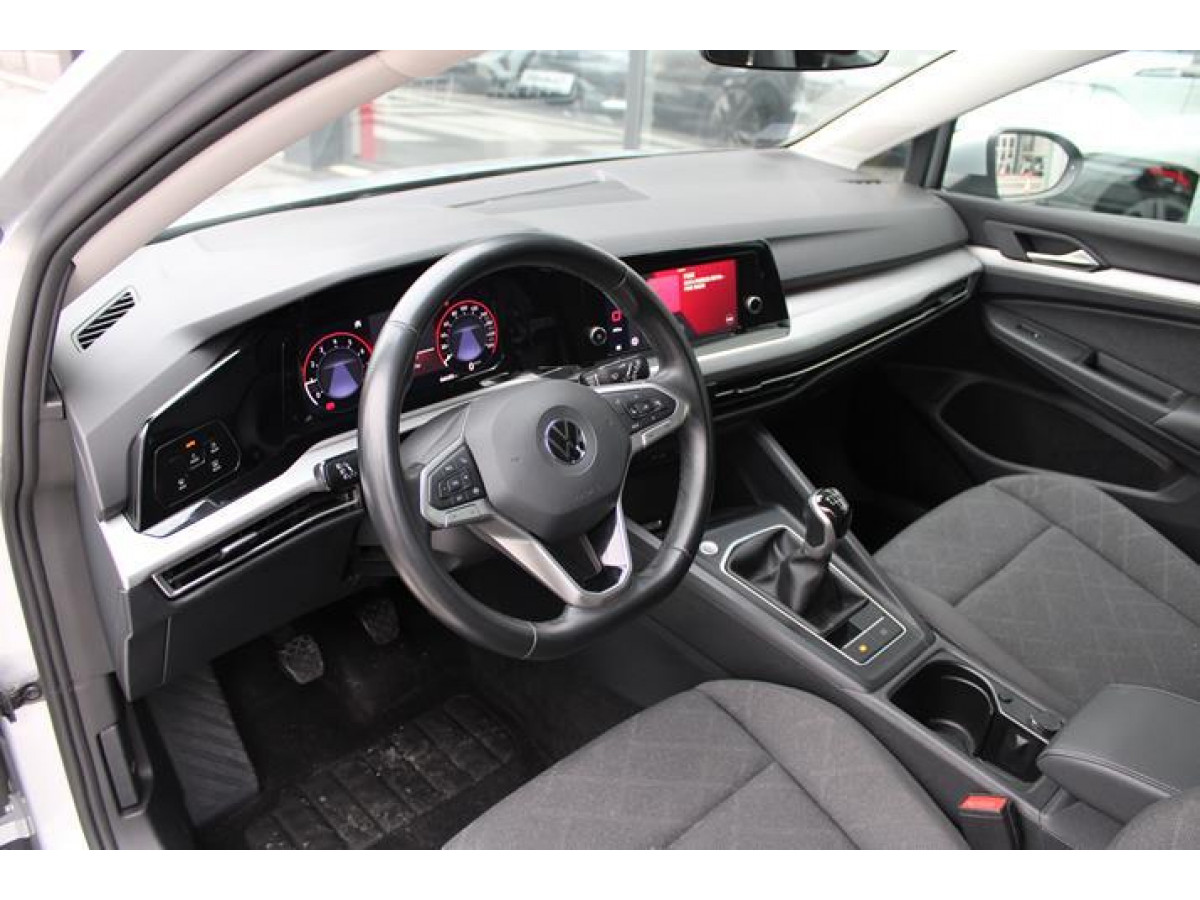 Volkswagen Golf 8 1.0 TSI Life 