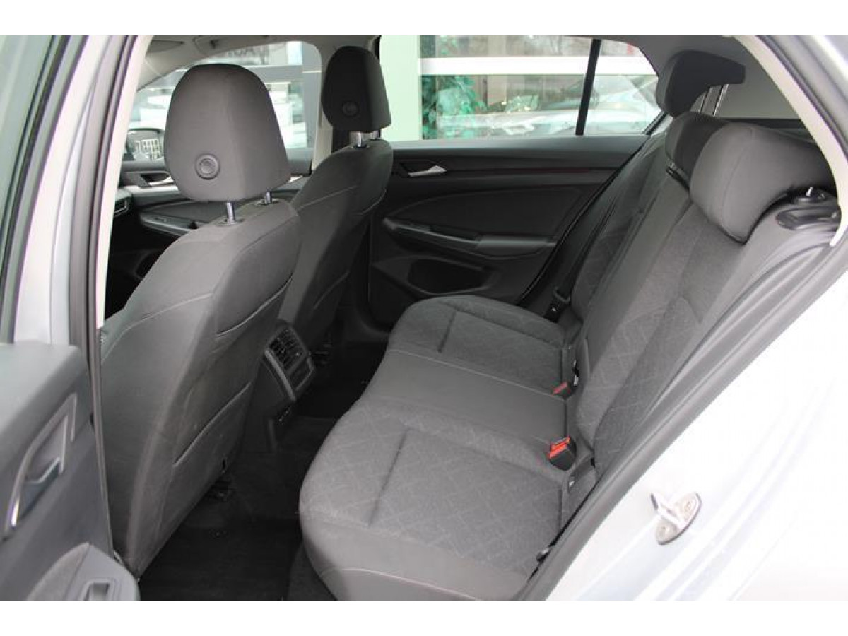 Volkswagen Golf 8 1.0 TSI Life 