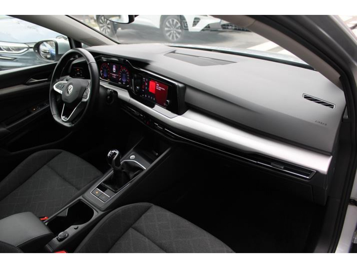 Volkswagen Golf 8 1.0 TSI Life 
