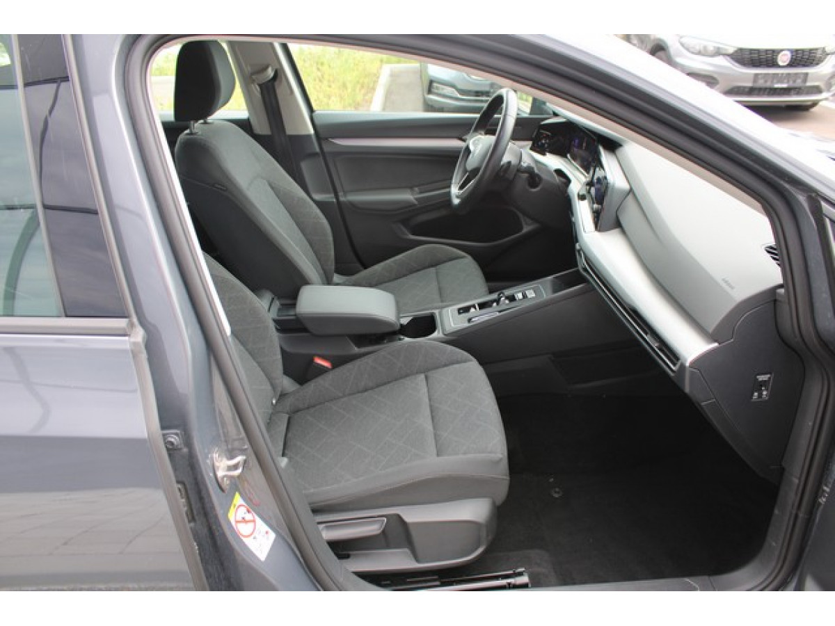 Volkswagen Golf 8 2.0 TDI DSG Life 