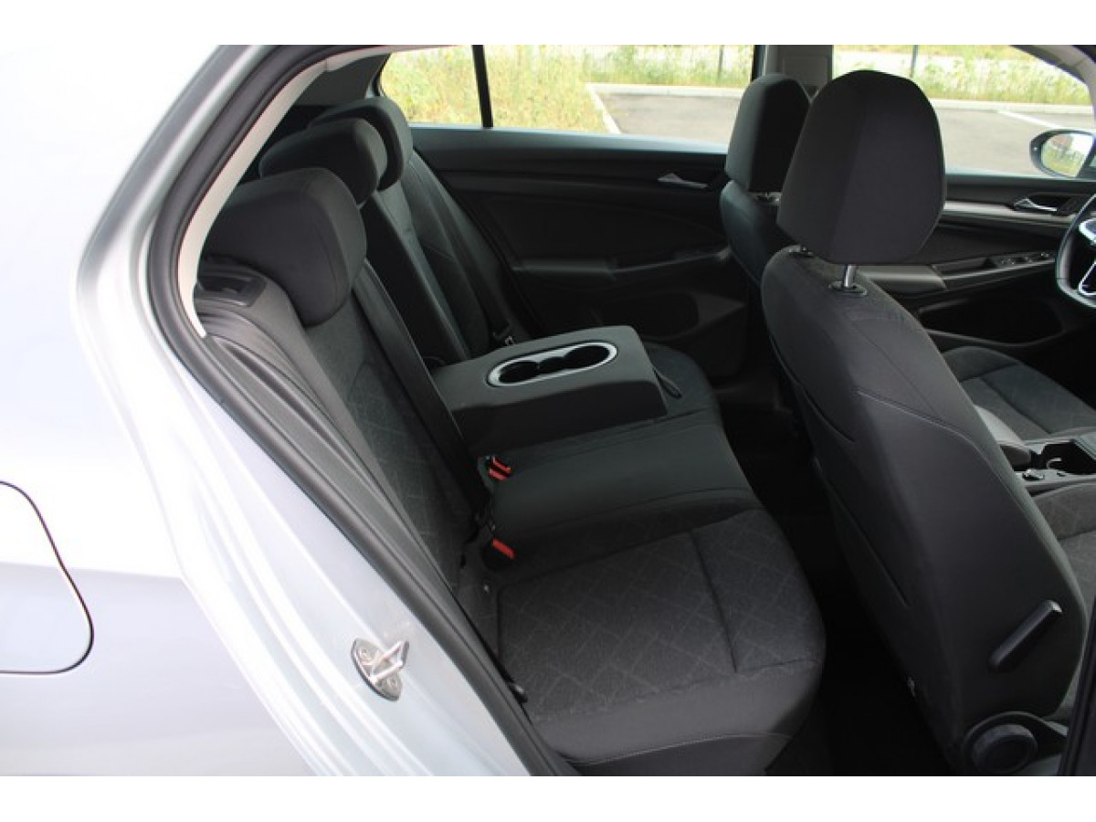 Volkswagen Golf 8 2.0 TDI DSG Life 