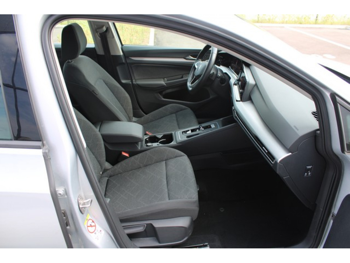 Volkswagen Golf 8 2.0 TDI DSG Life 