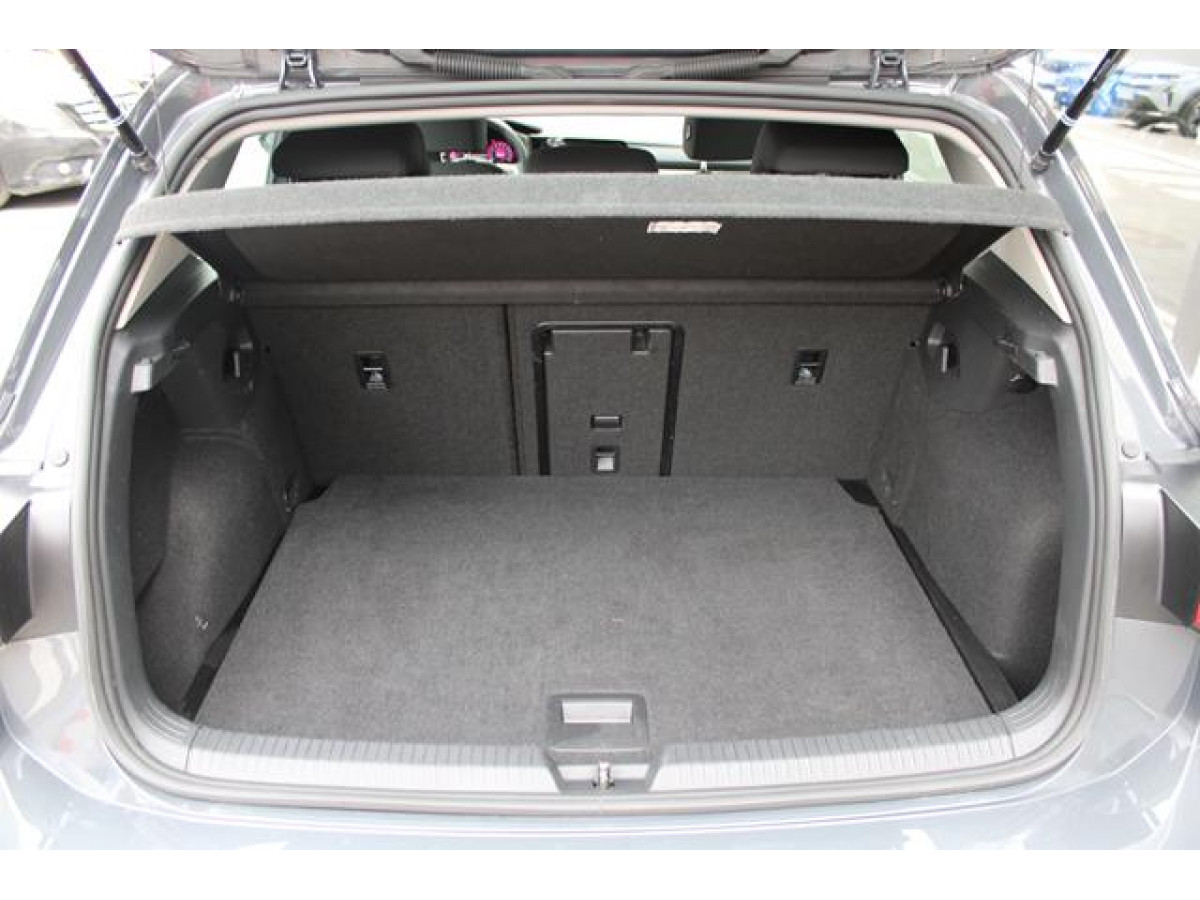 Volkswagen Golf 8 2.0 TDI Life 