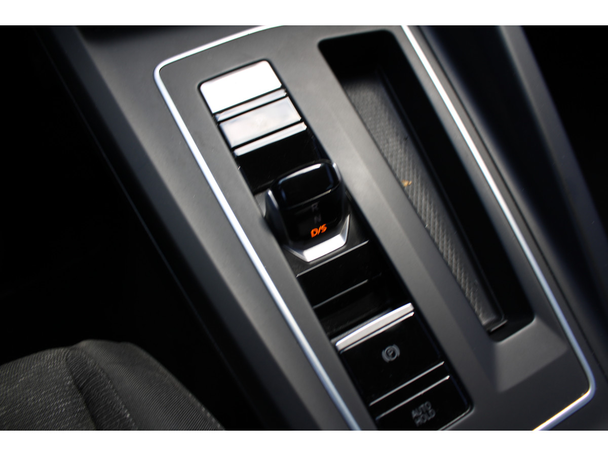 Volkswagen Golf 8 2.0 TDI DSG Life 