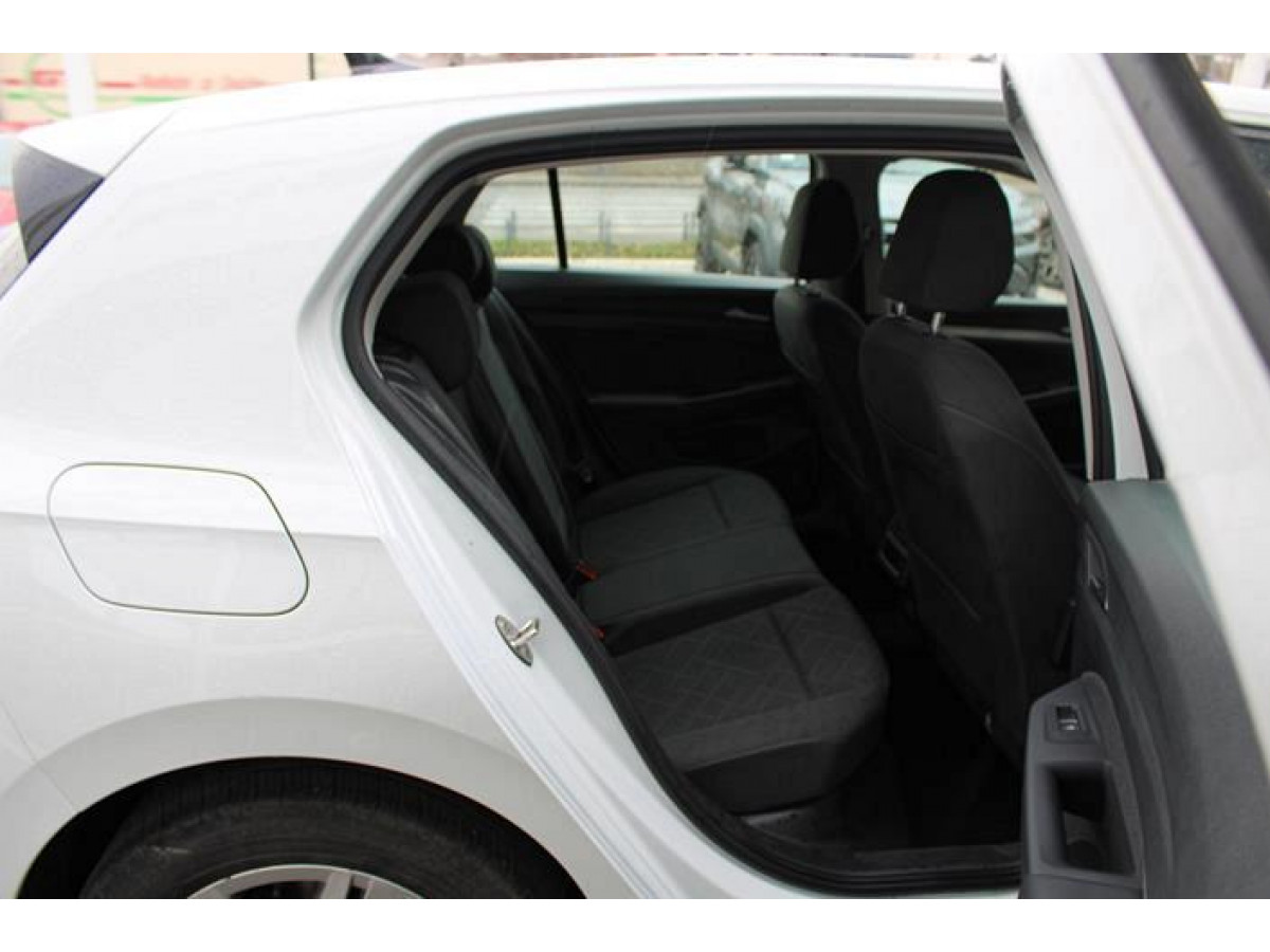 Volkswagen Golf 8 1.0 TSI Life 