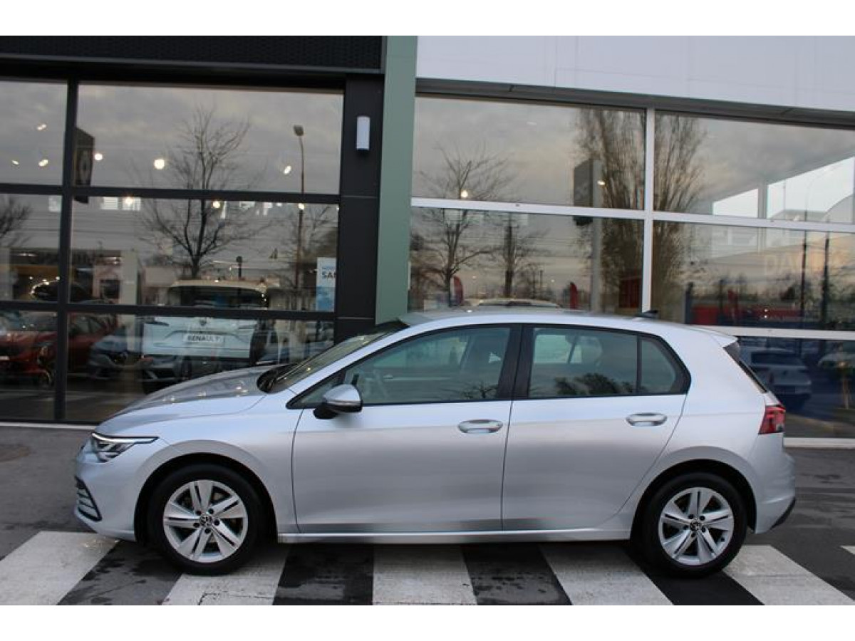 Volkswagen Golf 8 1.0 TSI Life 