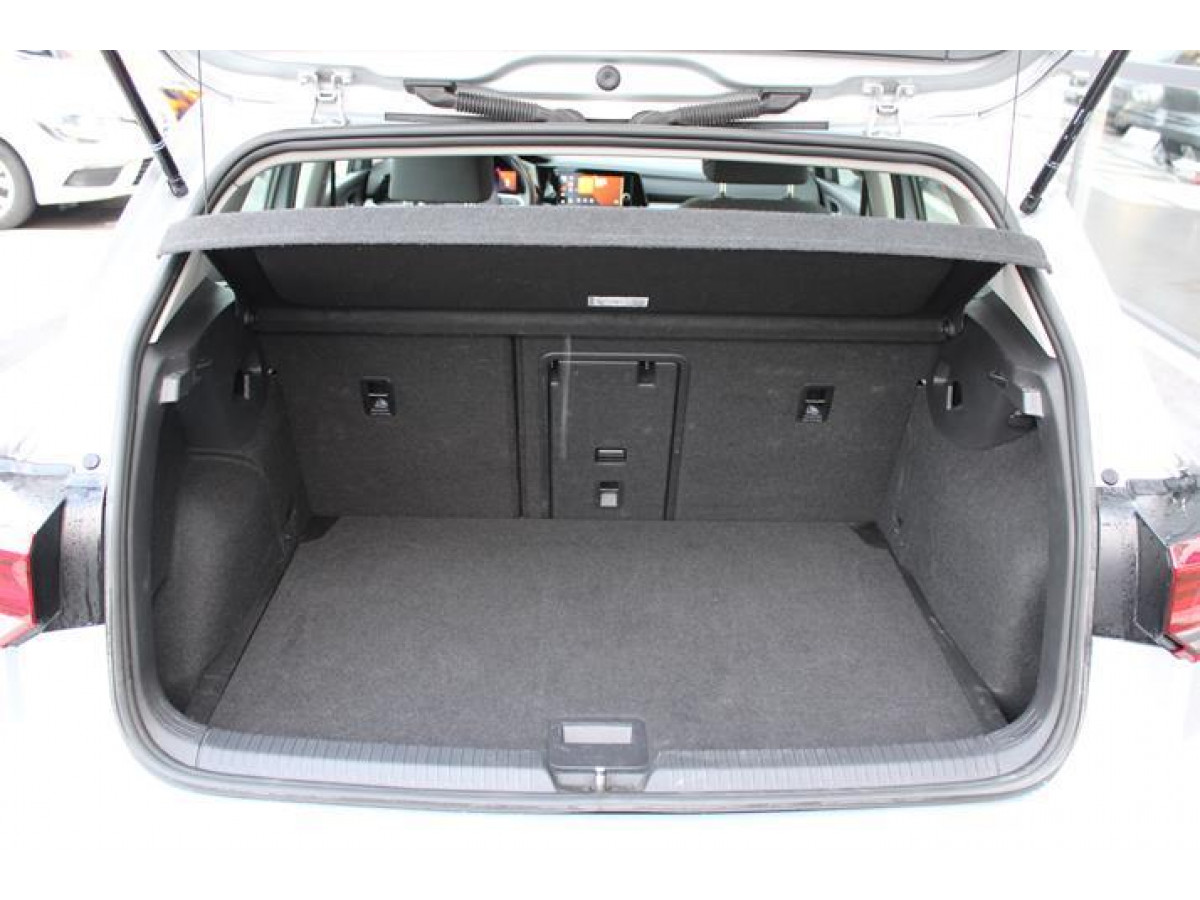 Volkswagen Golf 8 1.0 TSI Life 
