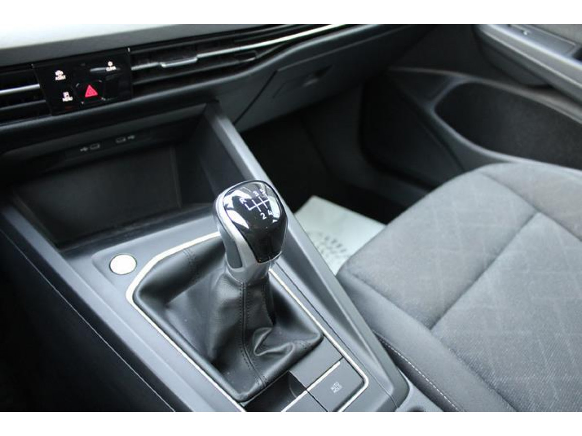 Volkswagen Golf 8 1.0 TSI Life 
