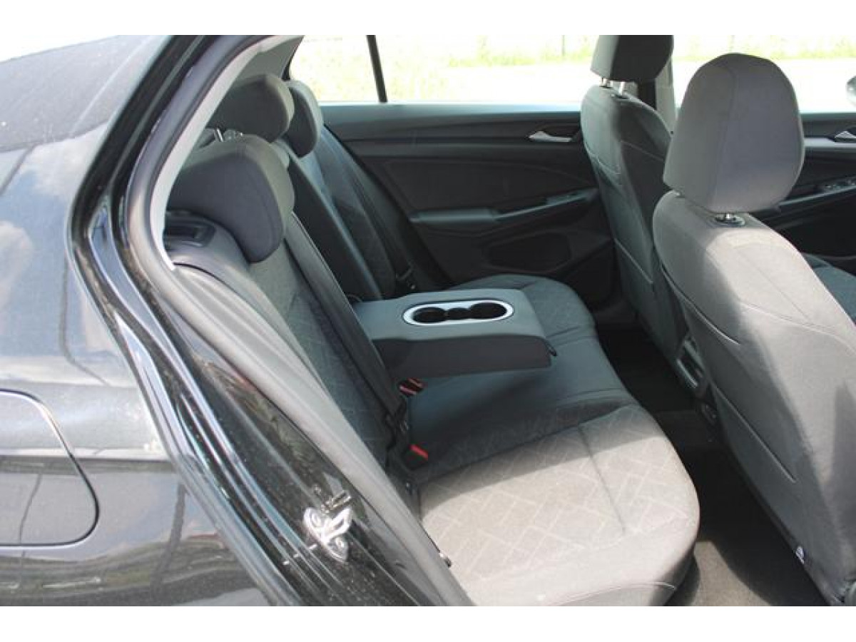 Volkswagen Golf 8 2.0 TDI DSG Life 