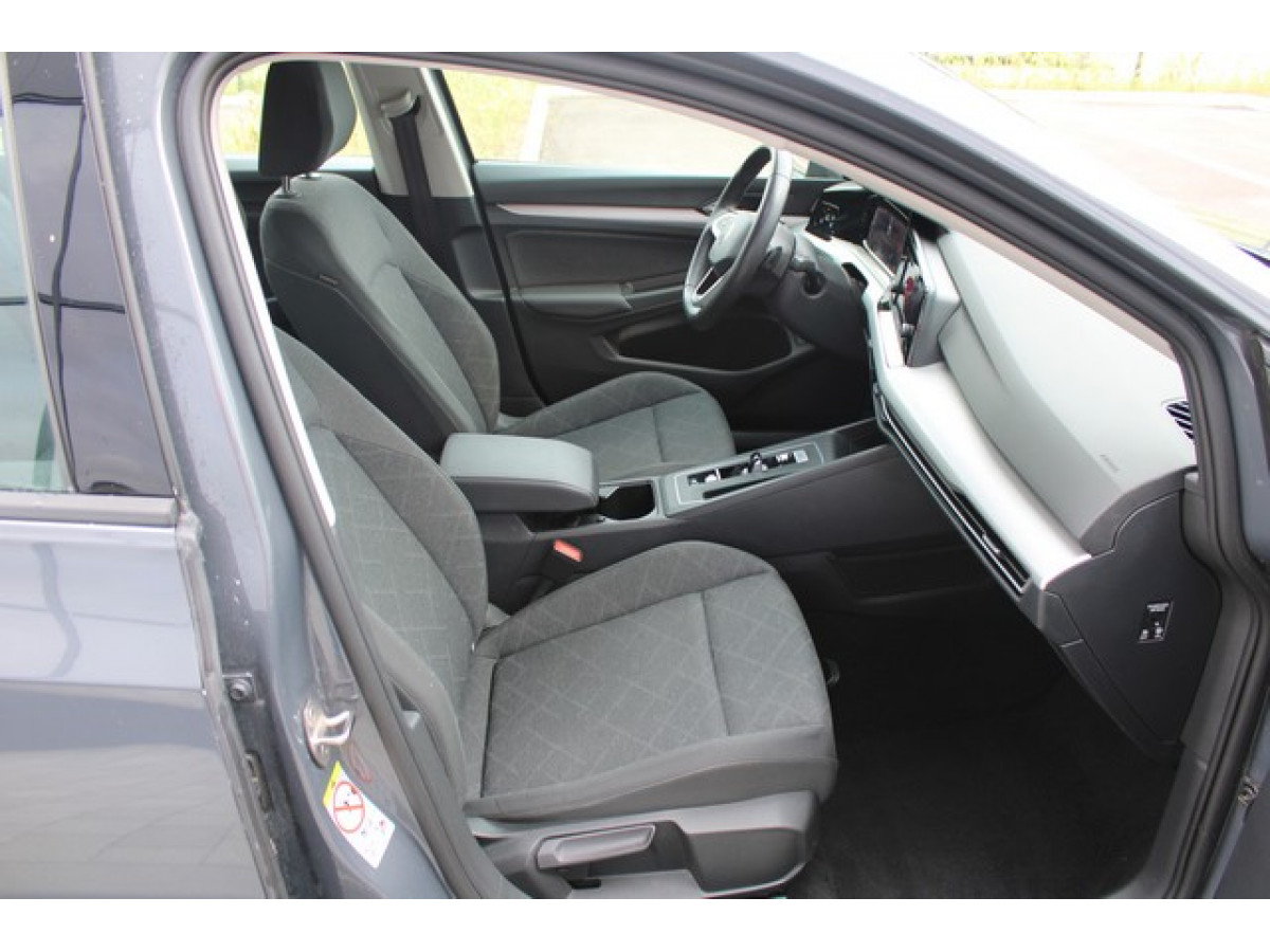 Volkswagen Golf 8 2.0 TDI DSG Life 