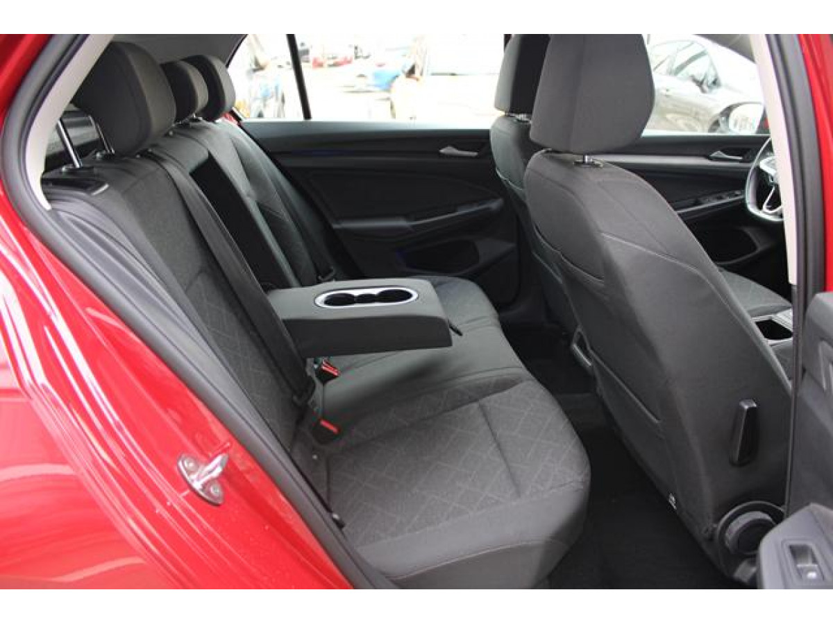 Volkswagen Golf 8 2.0 TDI Life 