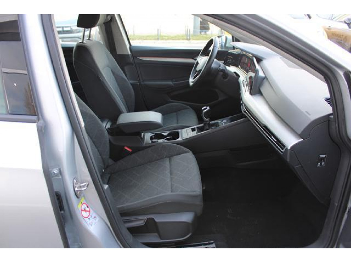 Volkswagen Golf 8 2.0 TDI Life 