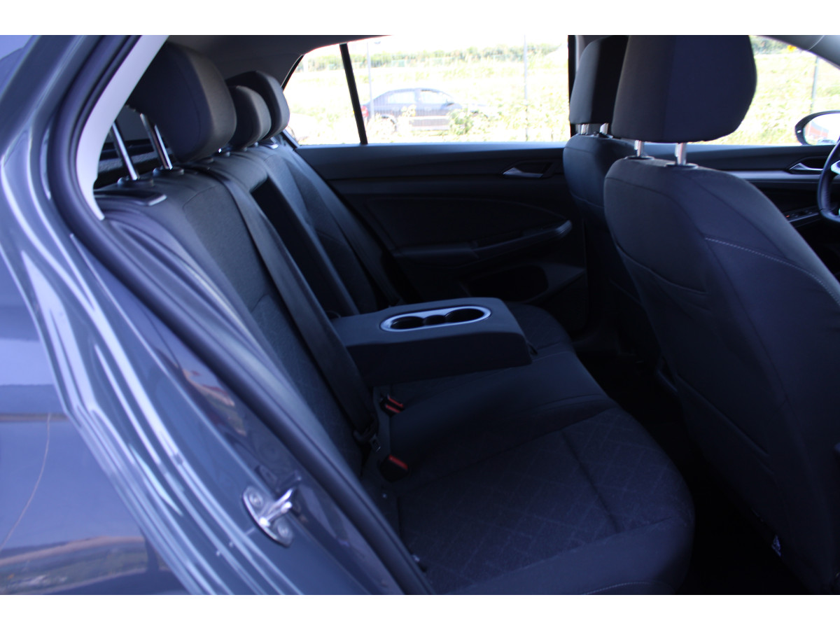 Volkswagen Golf 8 2.0 TDI DSG Life 