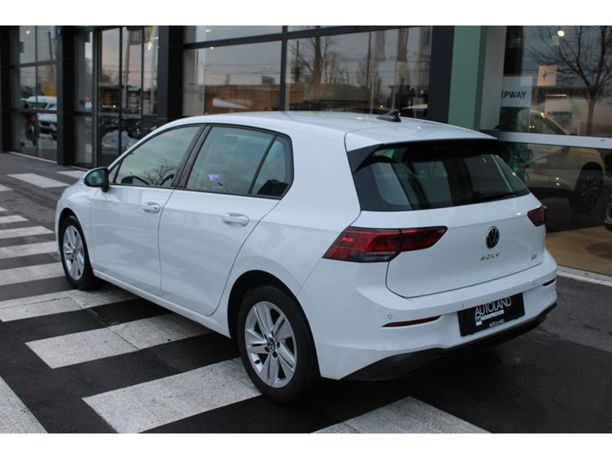 Volkswagen Golf 8 1.0 TSI Life 