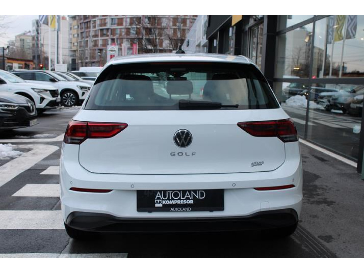 Volkswagen Golf 8 1.0 TSI Life 