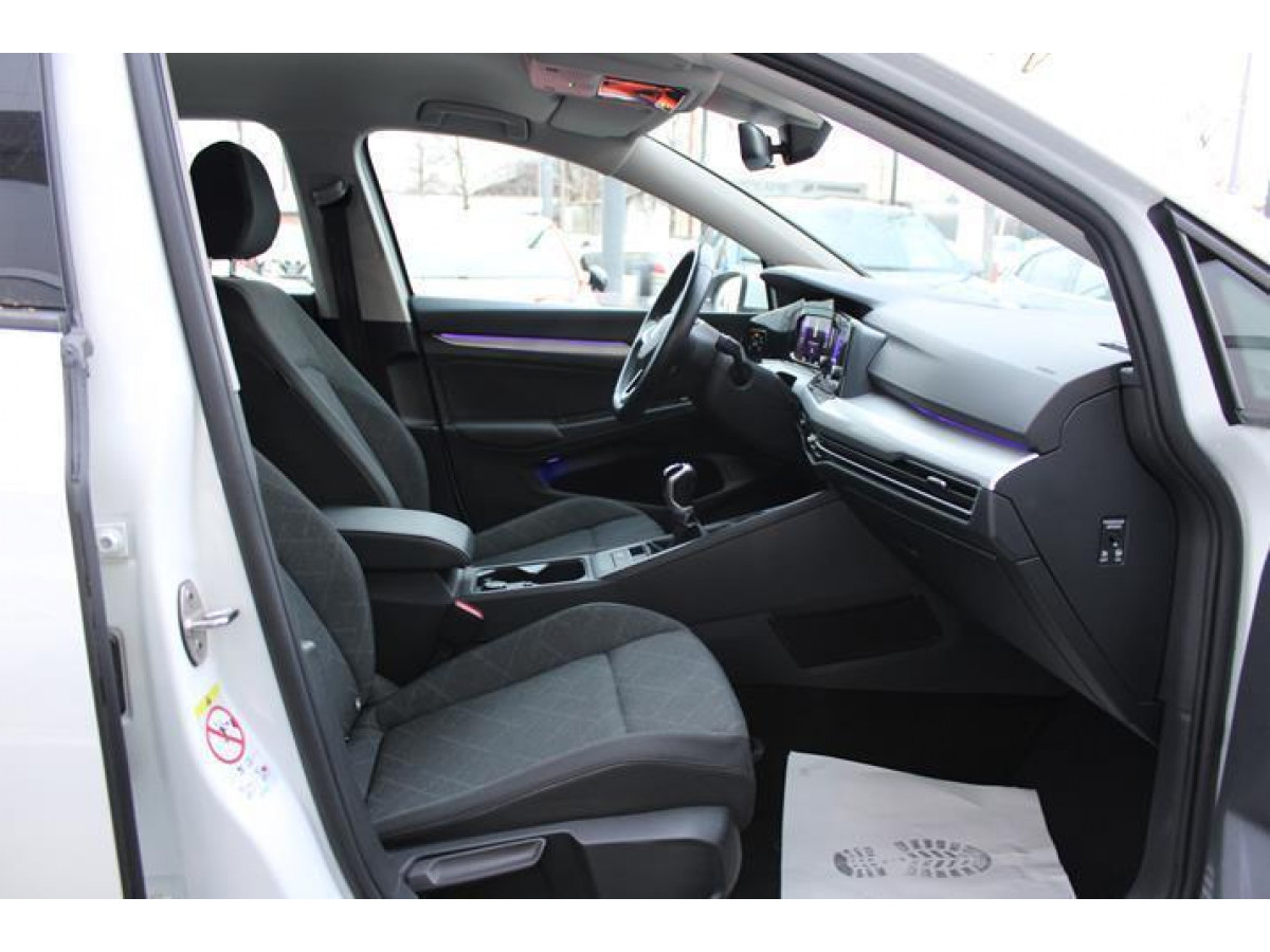 Volkswagen Golf 8 1.0 TSI Life 