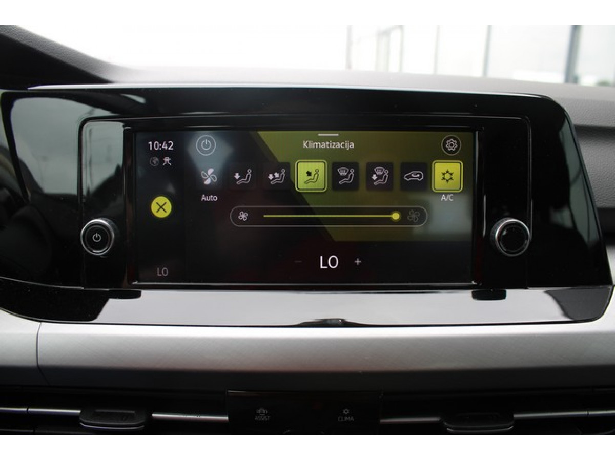 Volkswagen Golf 8 2.0 TDI DSG Life 