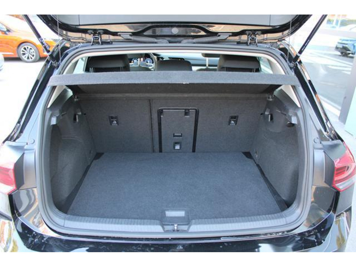 Volkswagen Golf 8 2.0 TDI Life 