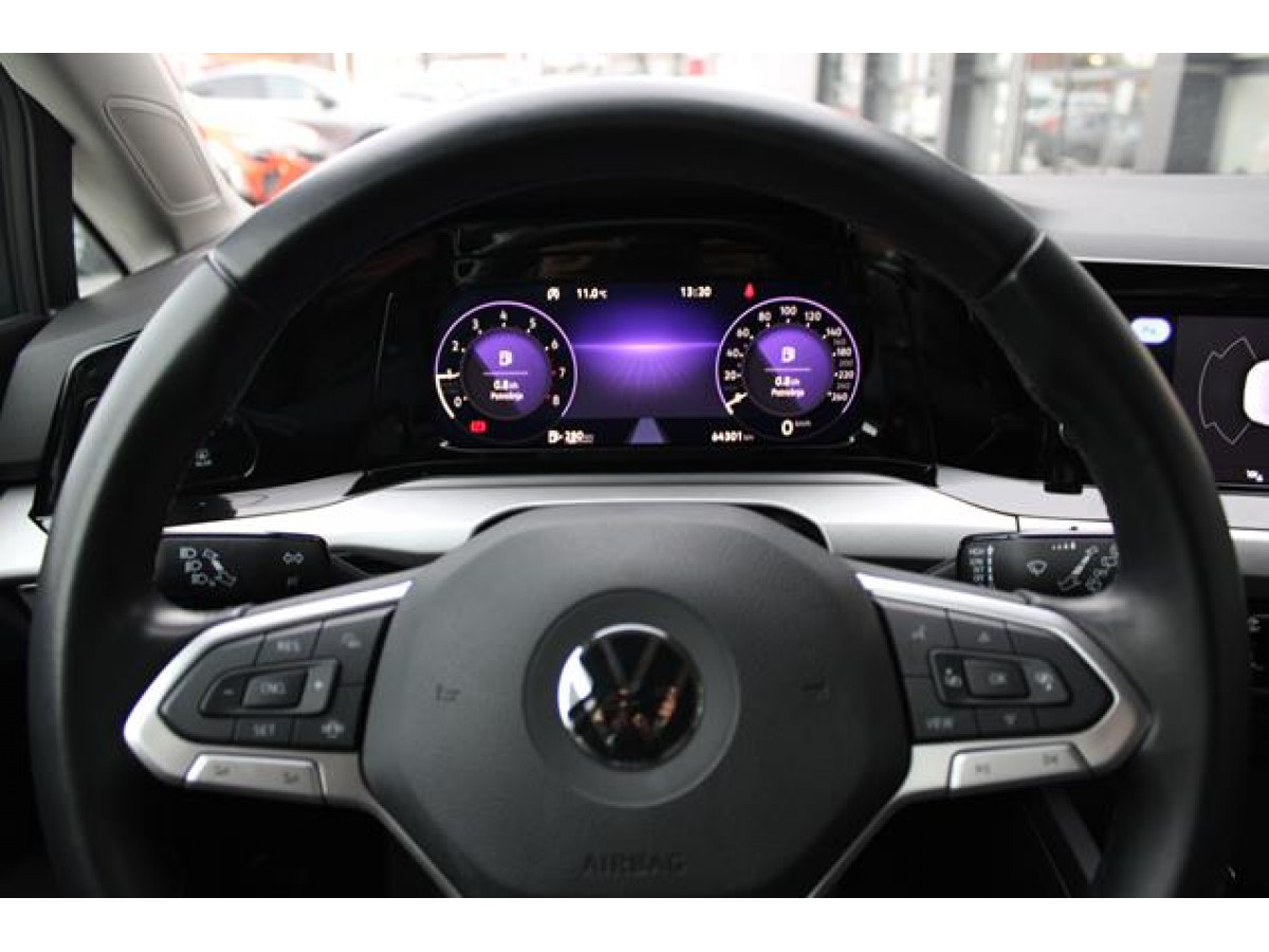Volkswagen Golf 8 1.0 TSI Life 