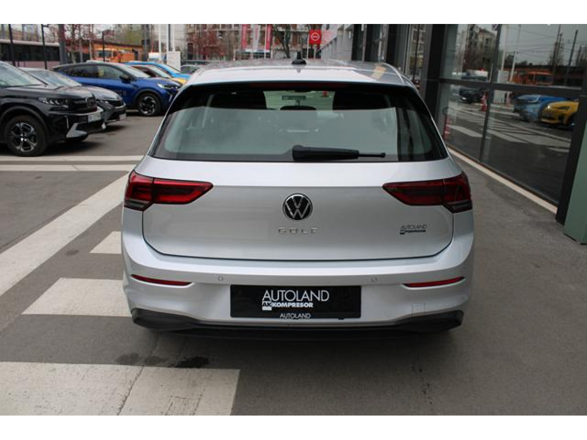 Volkswagen Golf 8 1.0 TSI Life 