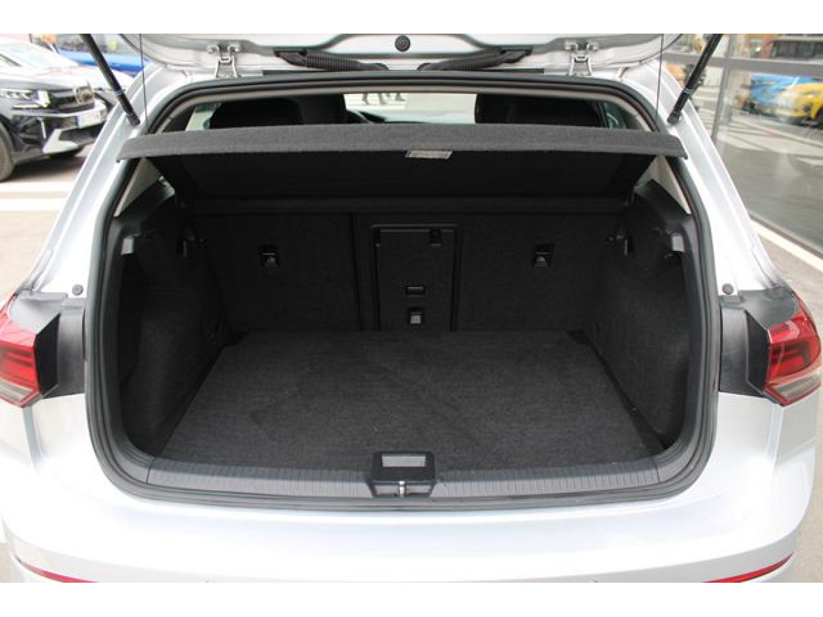 Volkswagen Golf 8 1.0 TSI Life 