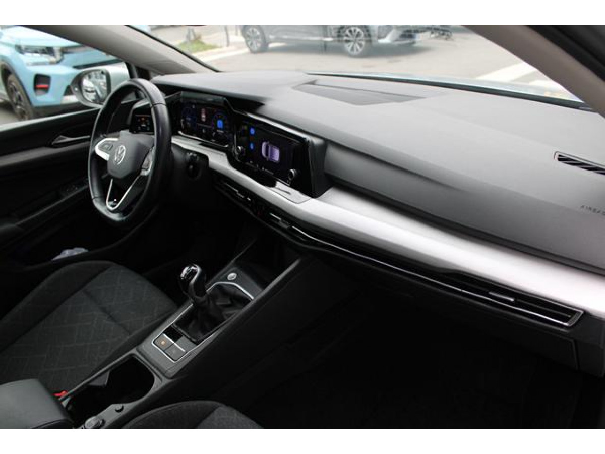 Volkswagen Golf 8 1.0 TSI Life 