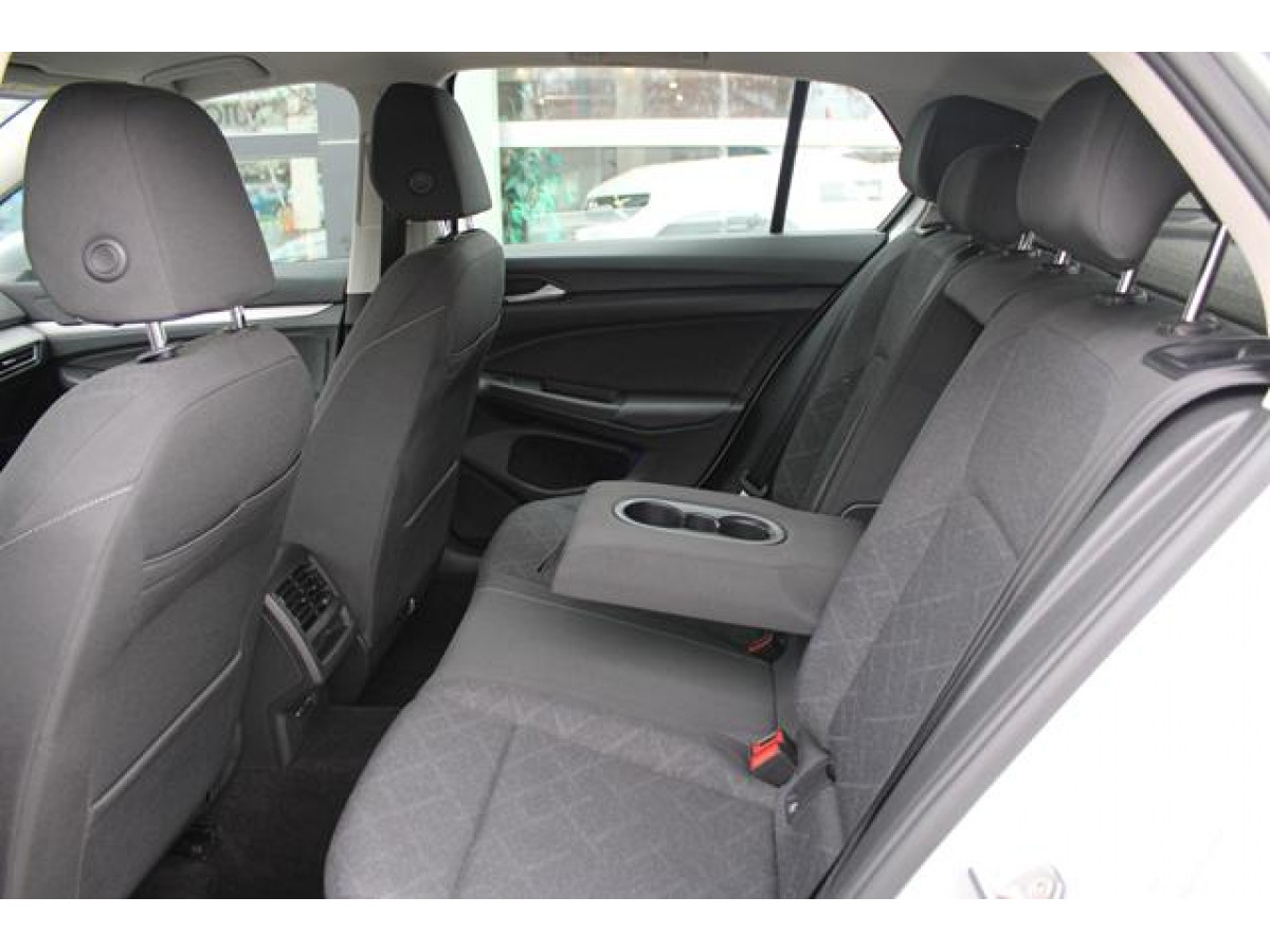 Volkswagen Golf 8 1.0 TSI Life 