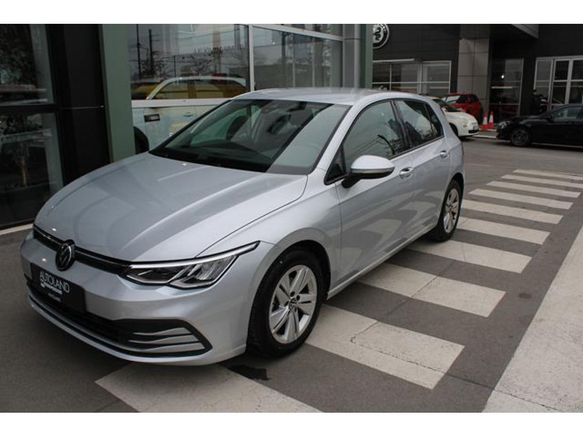 Volkswagen Golf 8 1.0 TSI Life 