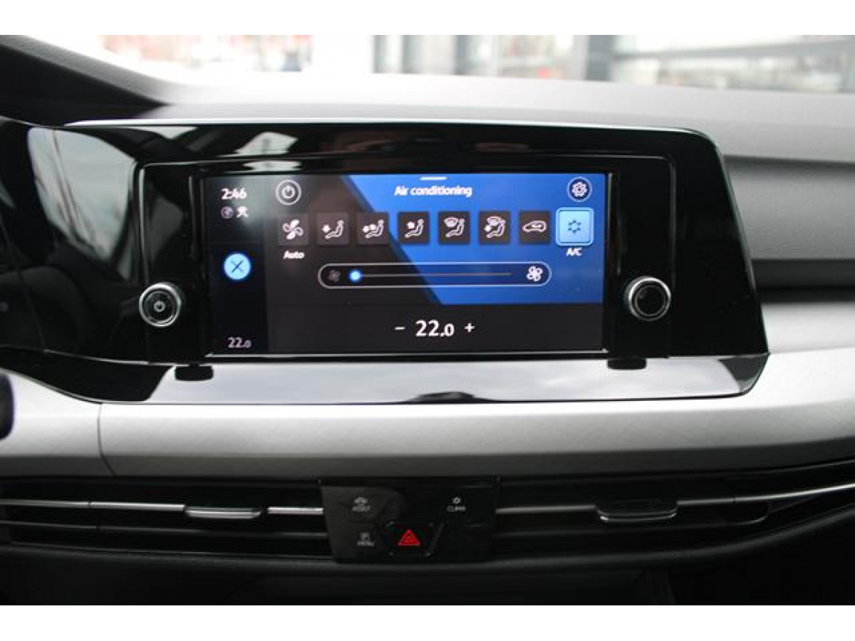 Volkswagen Golf 8 1.0 TSI Life 