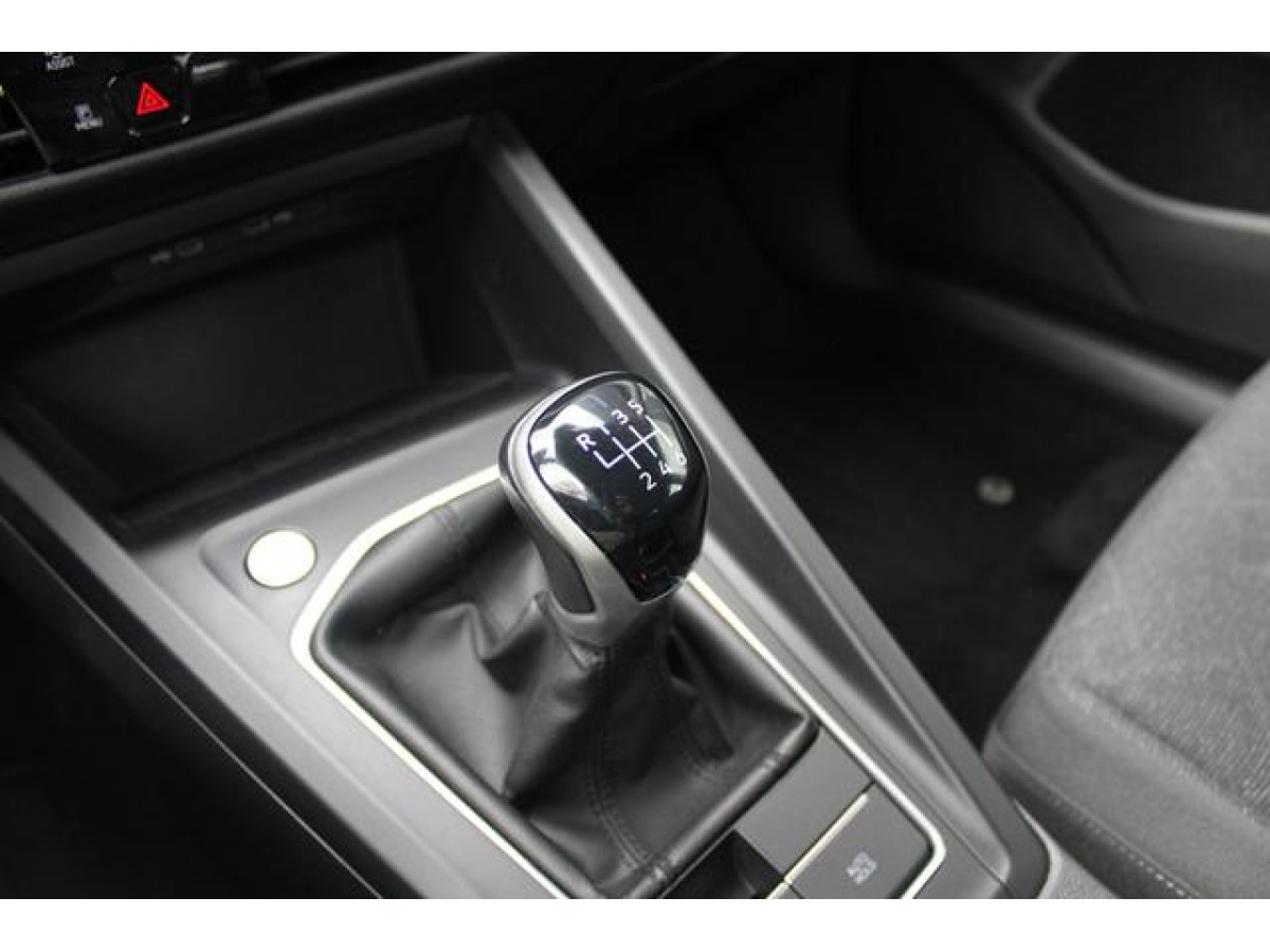 Volkswagen Golf 8 1.0 TSI Life 