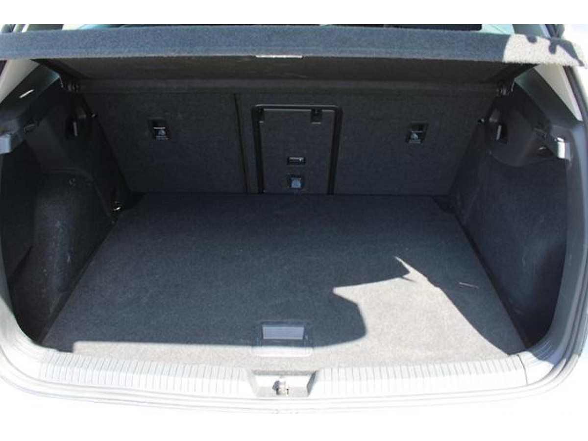 Volkswagen Golf 8 2.0 TDI Life DSG 