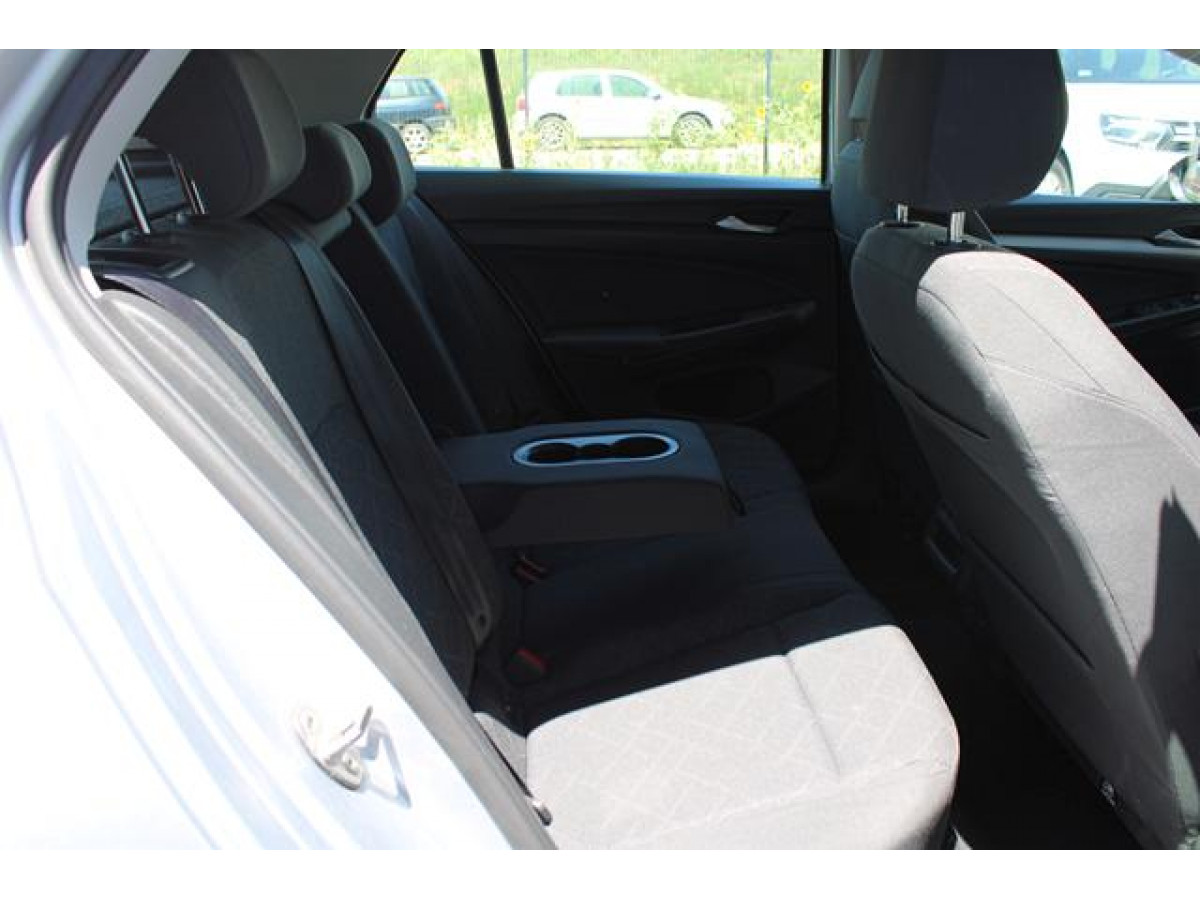 Volkswagen Golf 8 2.0 TDI Life DSG 