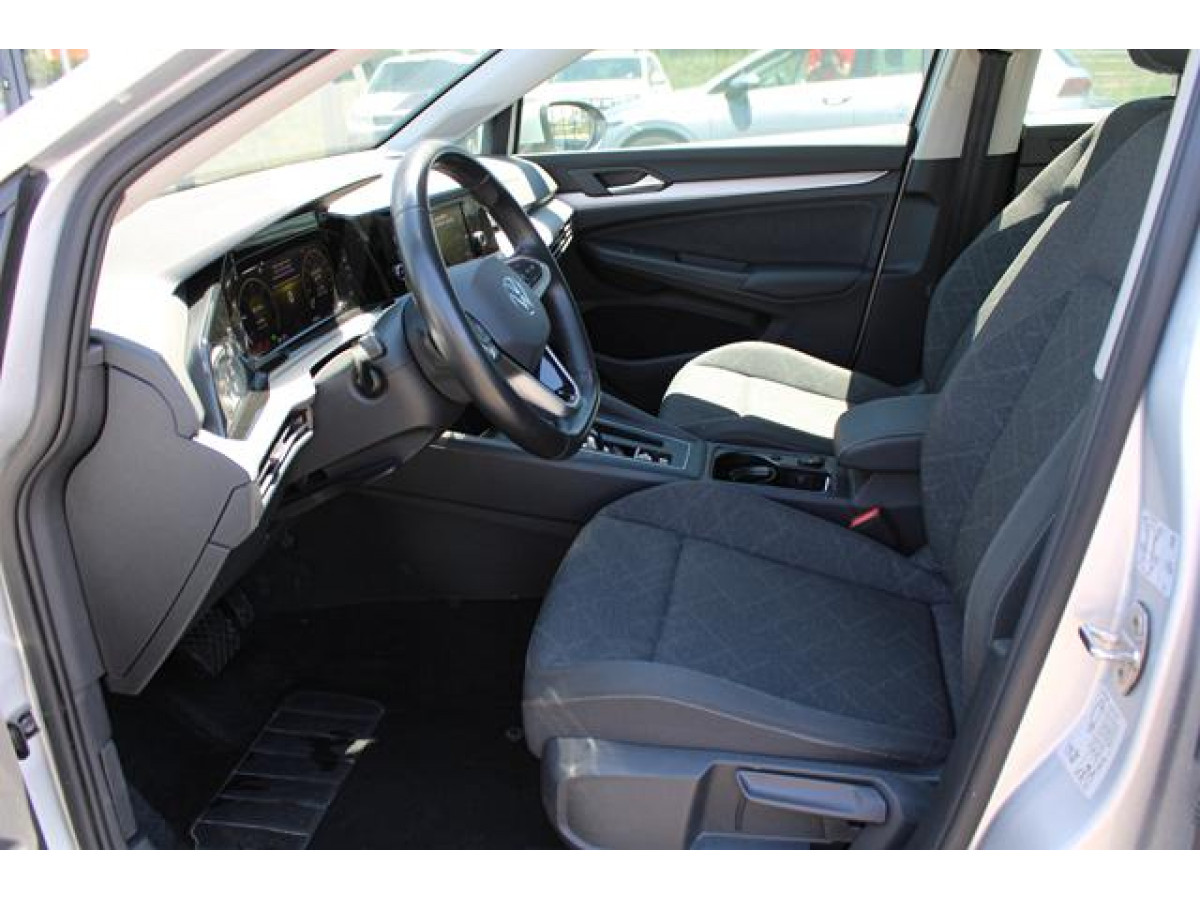 Volkswagen Golf 8 2.0 TDI Life DSG 