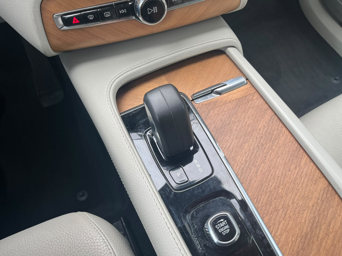 Volvo XC90 2.0 B5 HYB. AWD 