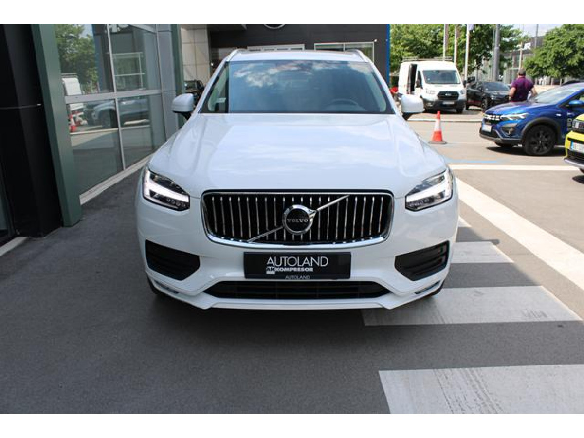 Volvo XC90 2.0 B5 MOMENTUM PRO 