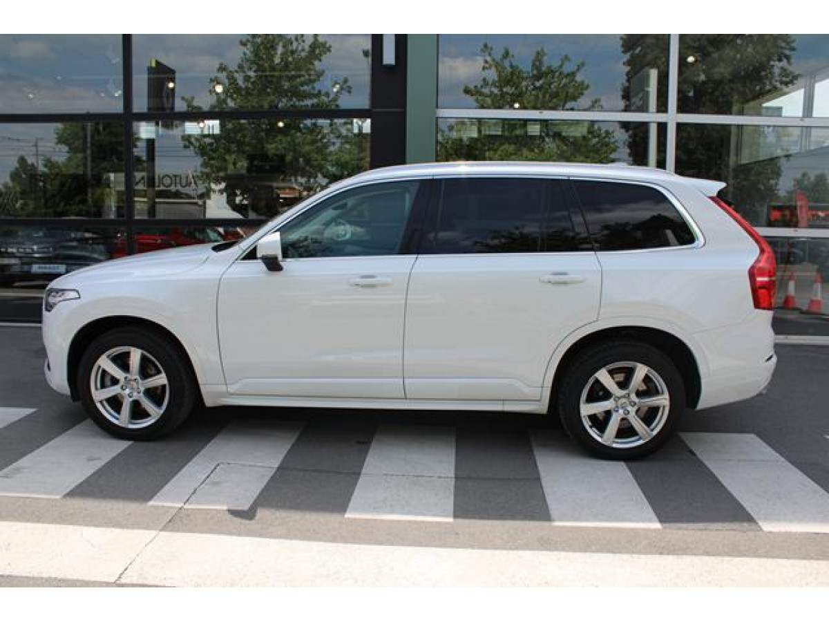 Volvo XC90 2.0 B5 MOMENTUM PRO 
