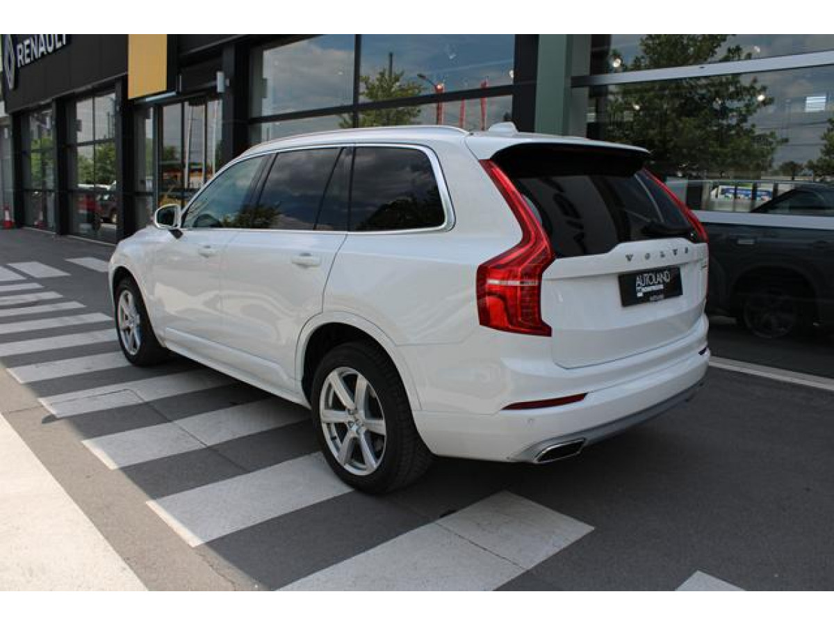 Volvo XC90 2.0 B5 MOMENTUM PRO 
