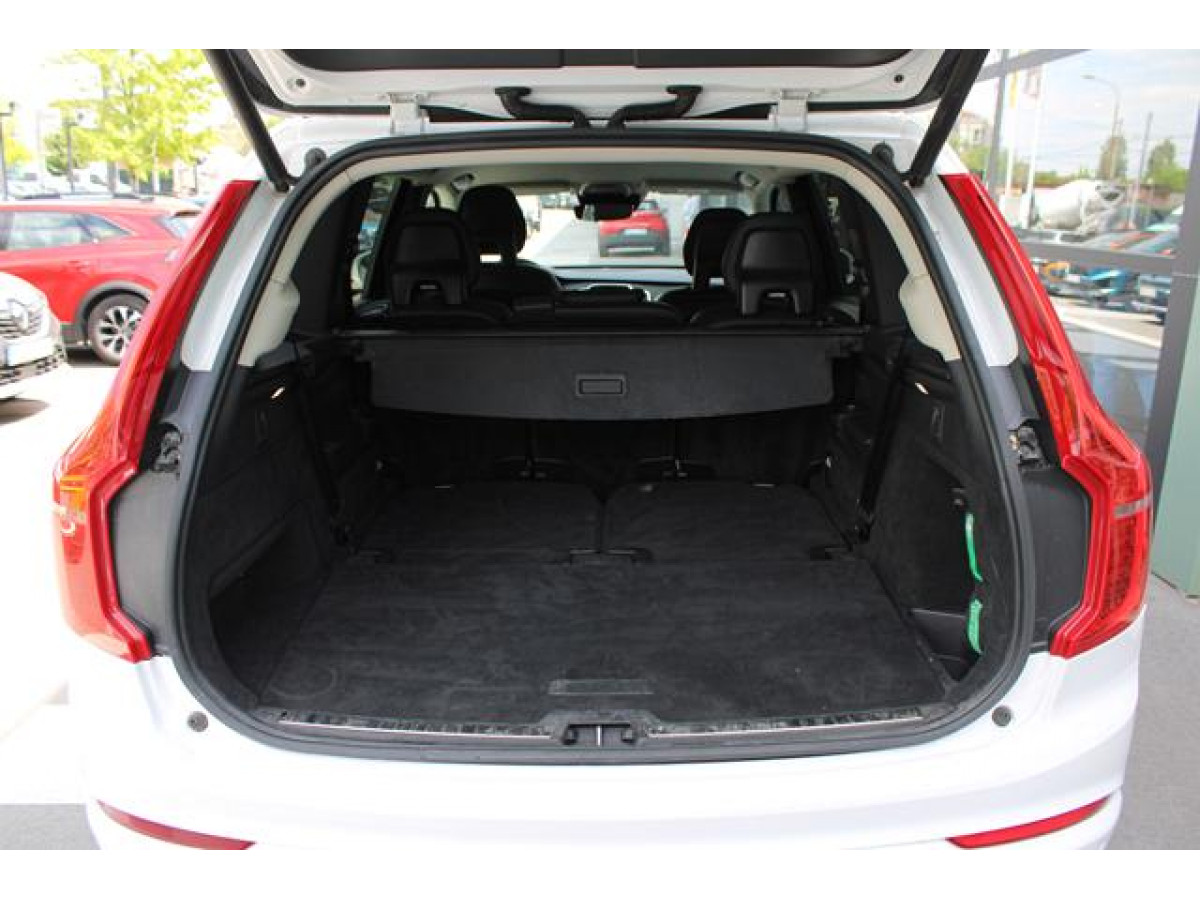 Volvo XC90 2.0 B5 MOMENTUM PRO 