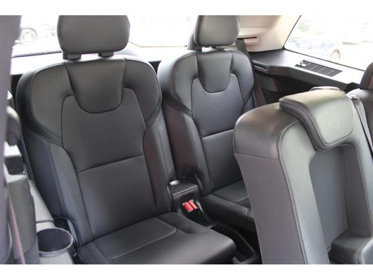 Volvo XC90 2.0 B5 MOMENTUM PRO 