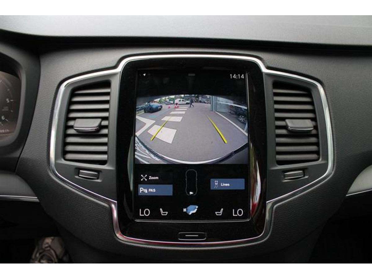 Volvo XC90 2.0 B5 MOMENTUM PRO 