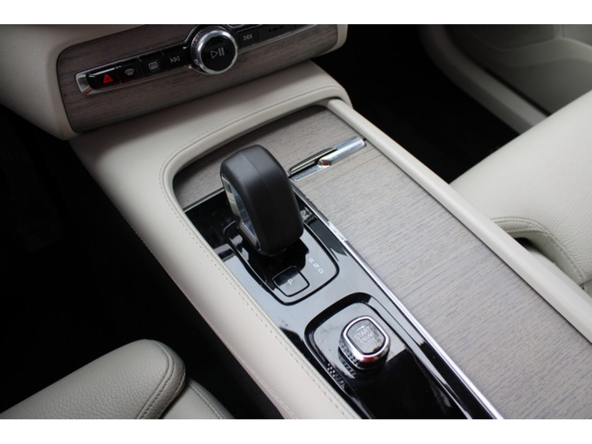Volvo XC90 2.0 B5 HYB. AWD 7S 