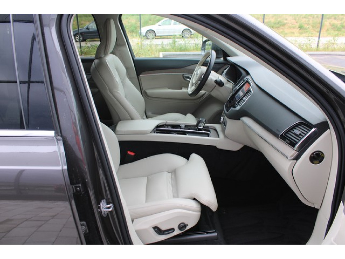 Volvo XC90 2.0 B5 HYB. AWD 7S 