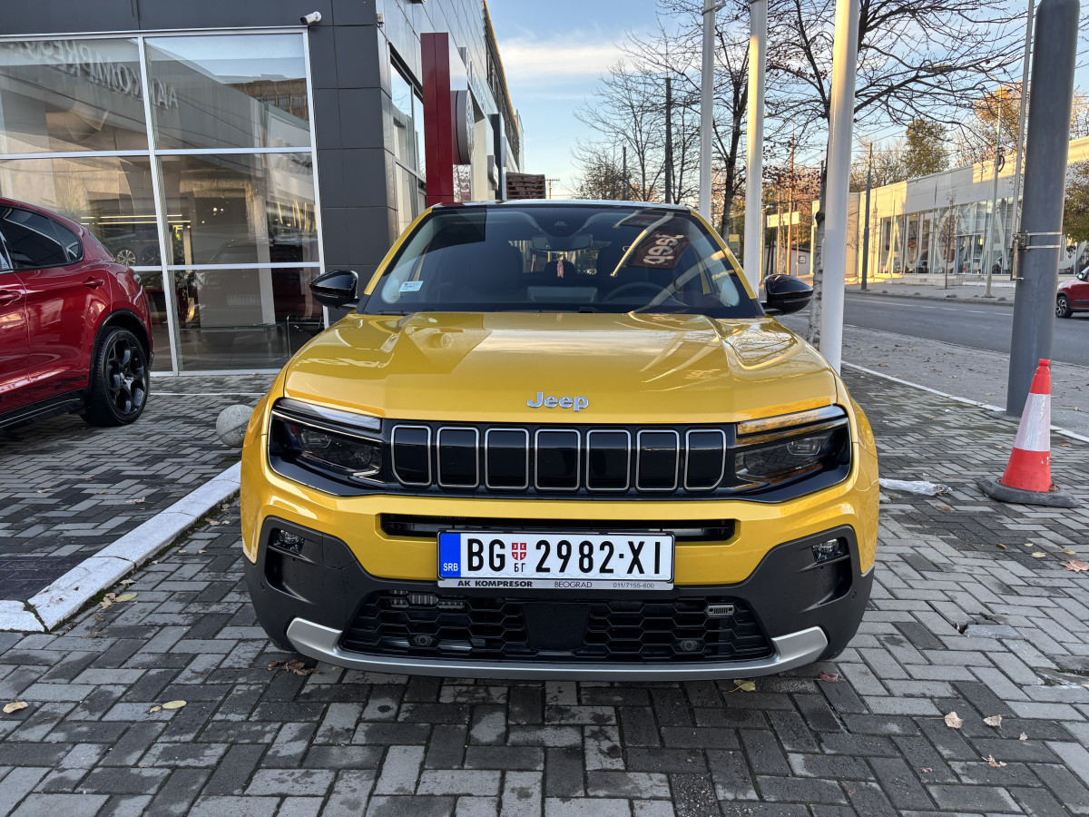 Jeep Avenger MHEV 1.2 100ks DCT6 Summit DEMO