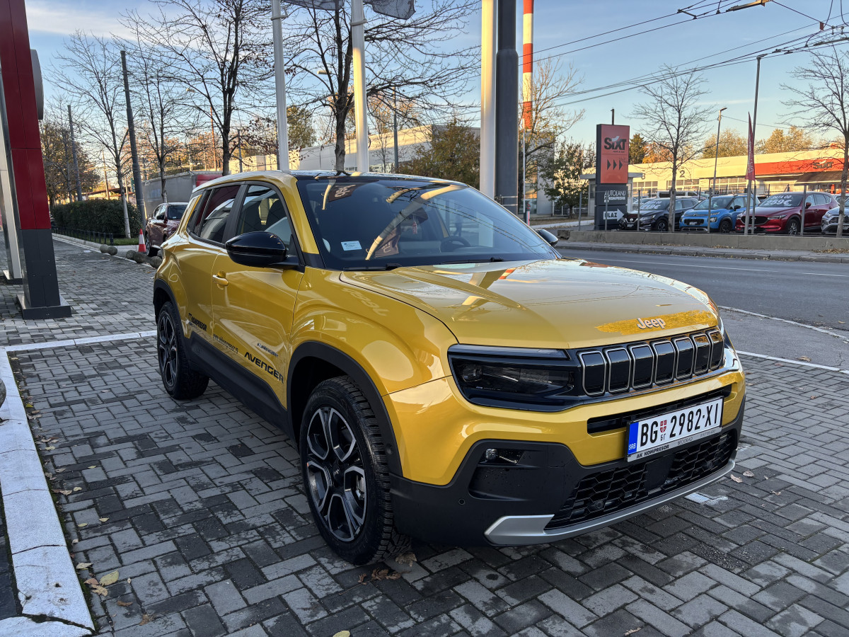 Jeep Avenger MHEV 1.2 100ks DCT6 Summit DEMO