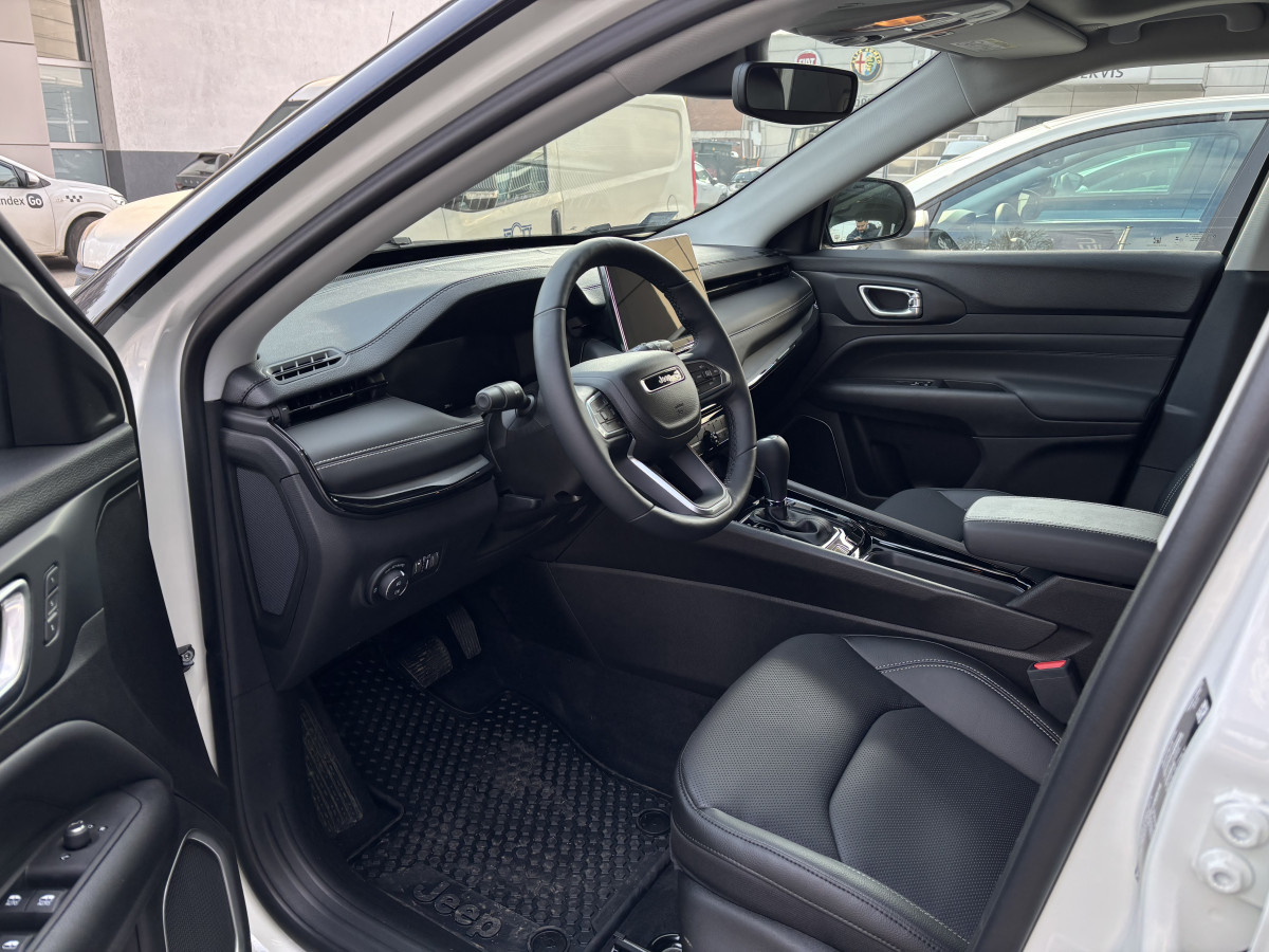 Jeep Compass 1.5 MHEV 130ks DCT7 Summit DEMO
