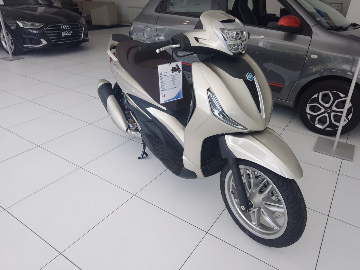 Piaggio Beverly 300