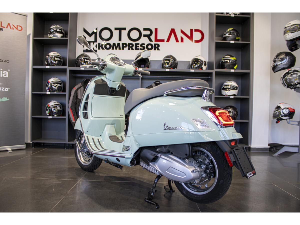 Vespa GTS 300 SUPER 