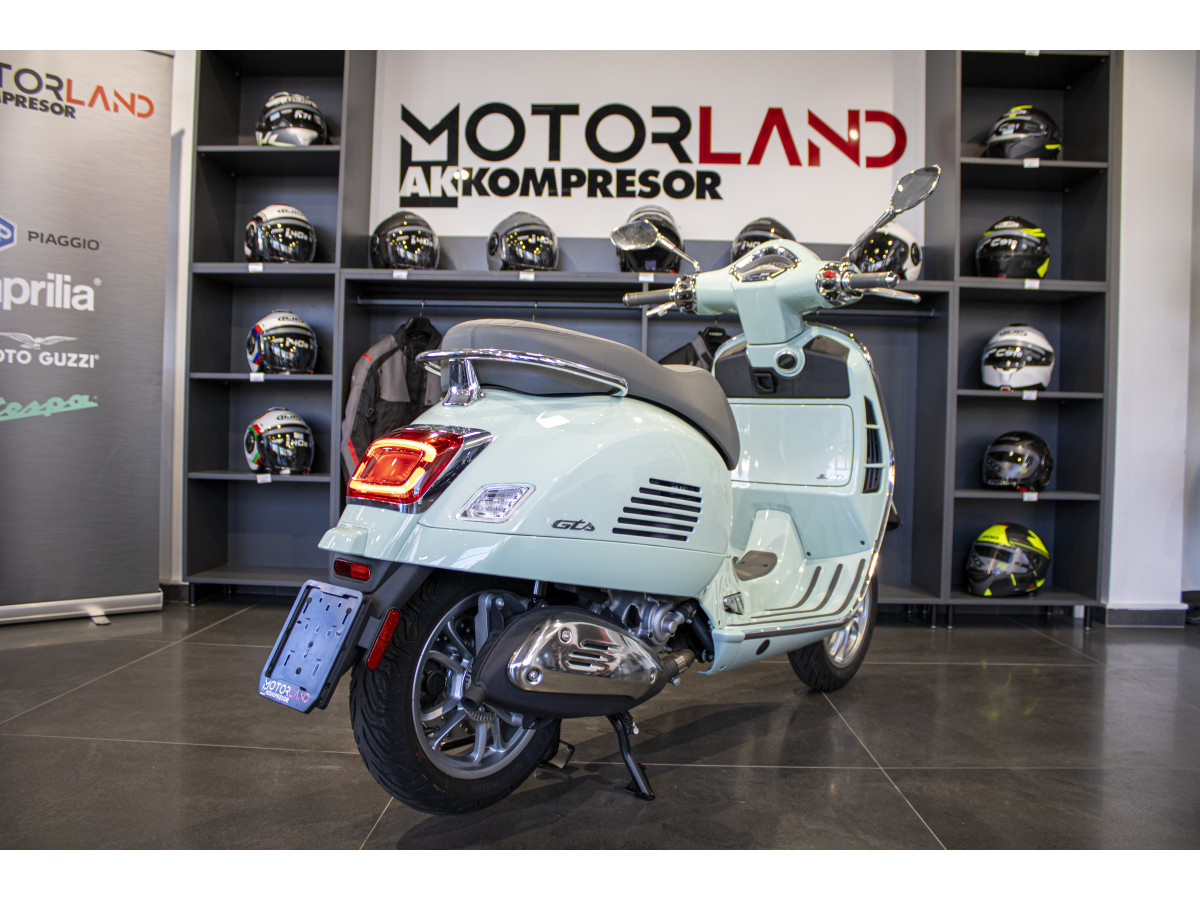Vespa GTS 300 SUPER 